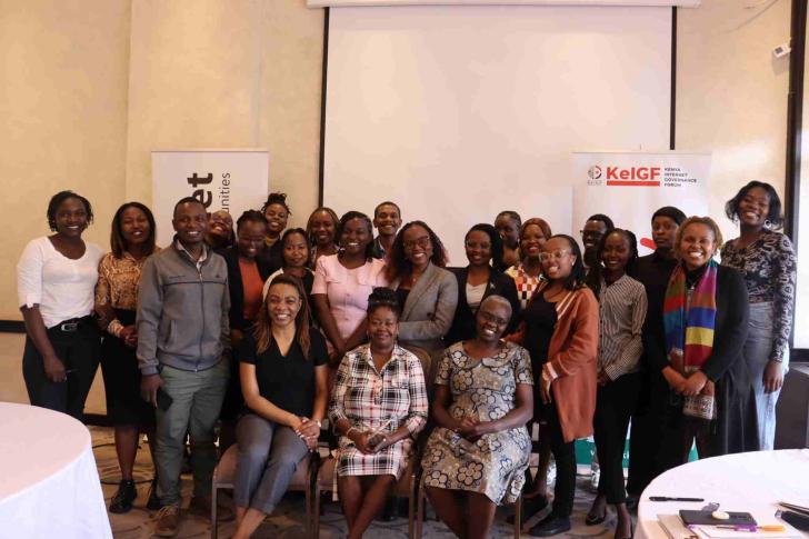 Participants in the roundtable discussion. Photo courtesy of KICTANet.