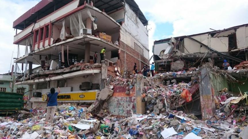 Ayuda humanitaria a las víctimas del terremoto de Ecuador. Foto de Protección Civil de la Unión Europea y Operaciones de Ayuda Humanitaria utilizadas según licencia CC BY-NC-ND 2.0.