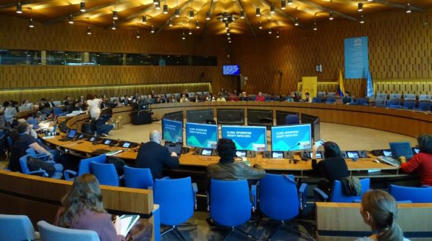 Launch of GISWatch 2018 at the IGF in Paris. Image by Arturo Bregaglio.