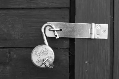 Photo by Jean-Etienne Minh-Duy Poirrier, used under CC BY-SA 2.0 licence (https://flic.kr/p/aoW8KP) image linking to The European Union must keep funding free software